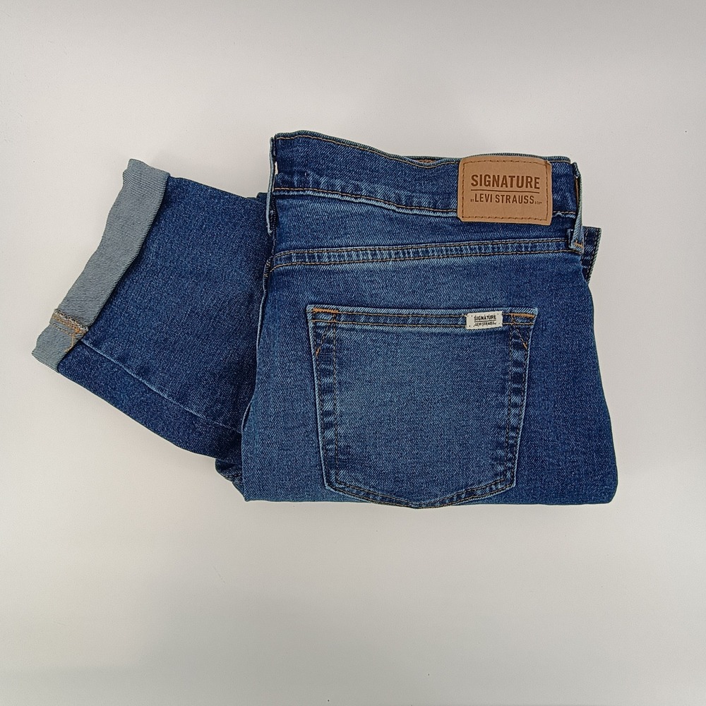 Signature Levi Strauss Jean Capris Womens 8 Med Blue Heritage Boyfriend High